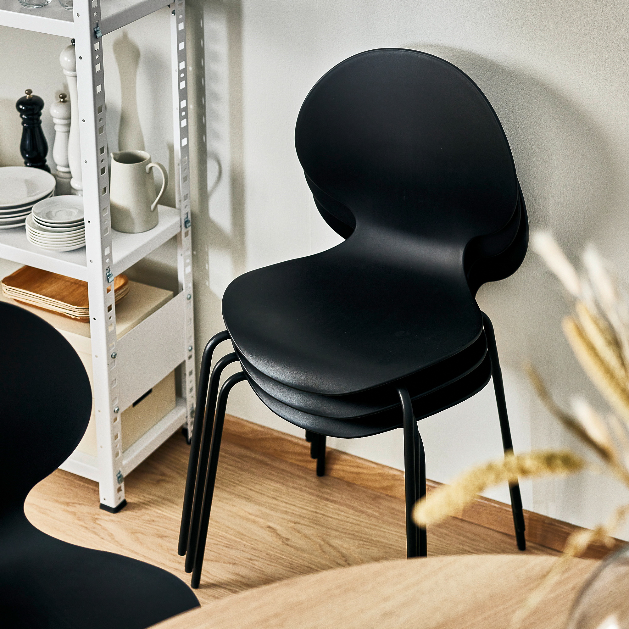 Stuhl POMONA, schwarz, 4 Produkte | Stück/Packung AJ